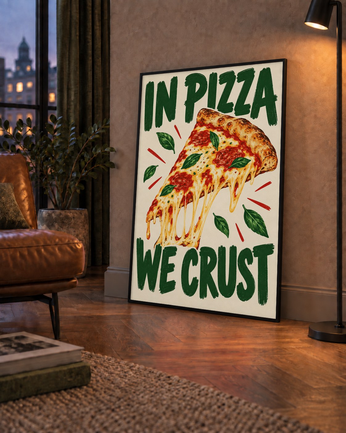 Esprili Pizza Poster – IN PIZZA WE CRUST Sanat Baskısı — çerçeveli hâliyle bir ev duvarında