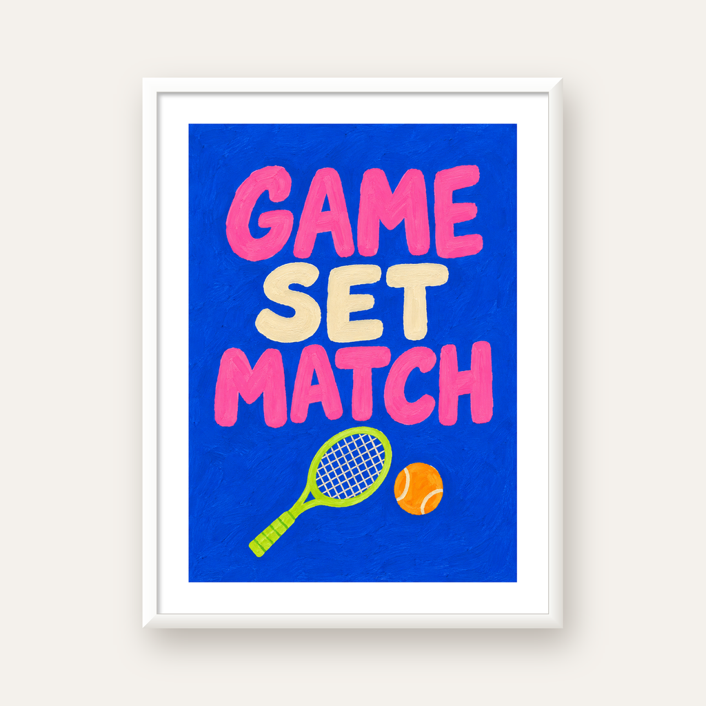 GAME SET MATCH Tipografi Tenis Temalı Canlı Poster — beyaz çerçeveli dikey poster