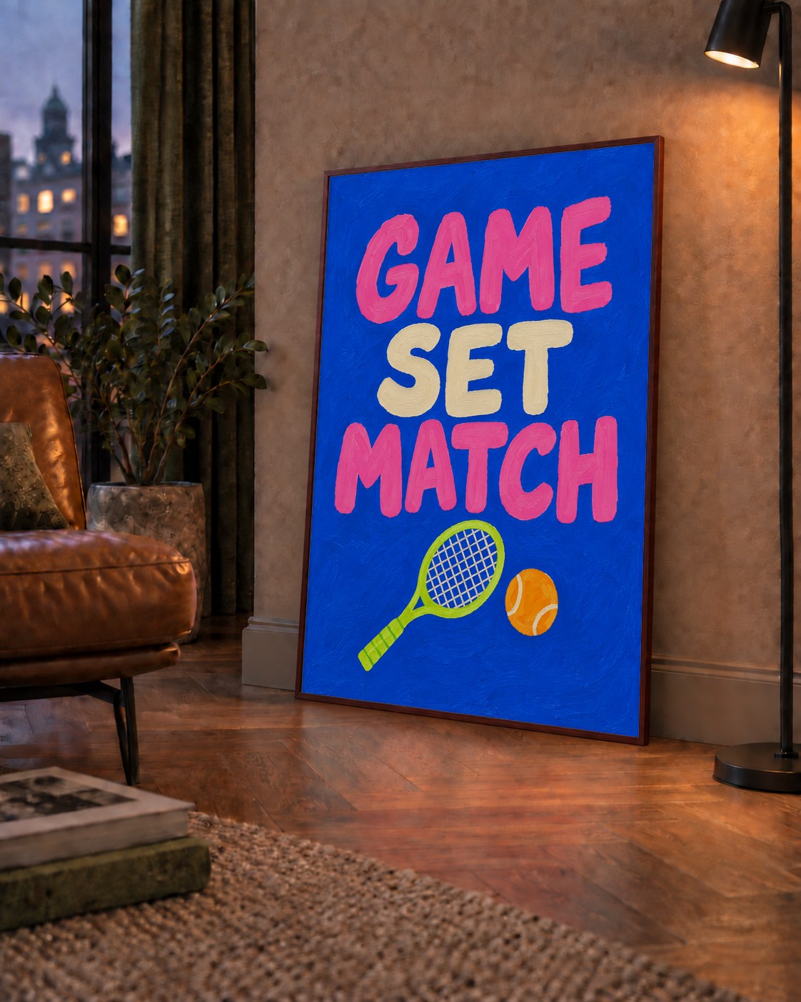 GAME SET MATCH Tipografi Tenis Temalı Canlı Poster — çerçeveli hâliyle bir ev duvarında