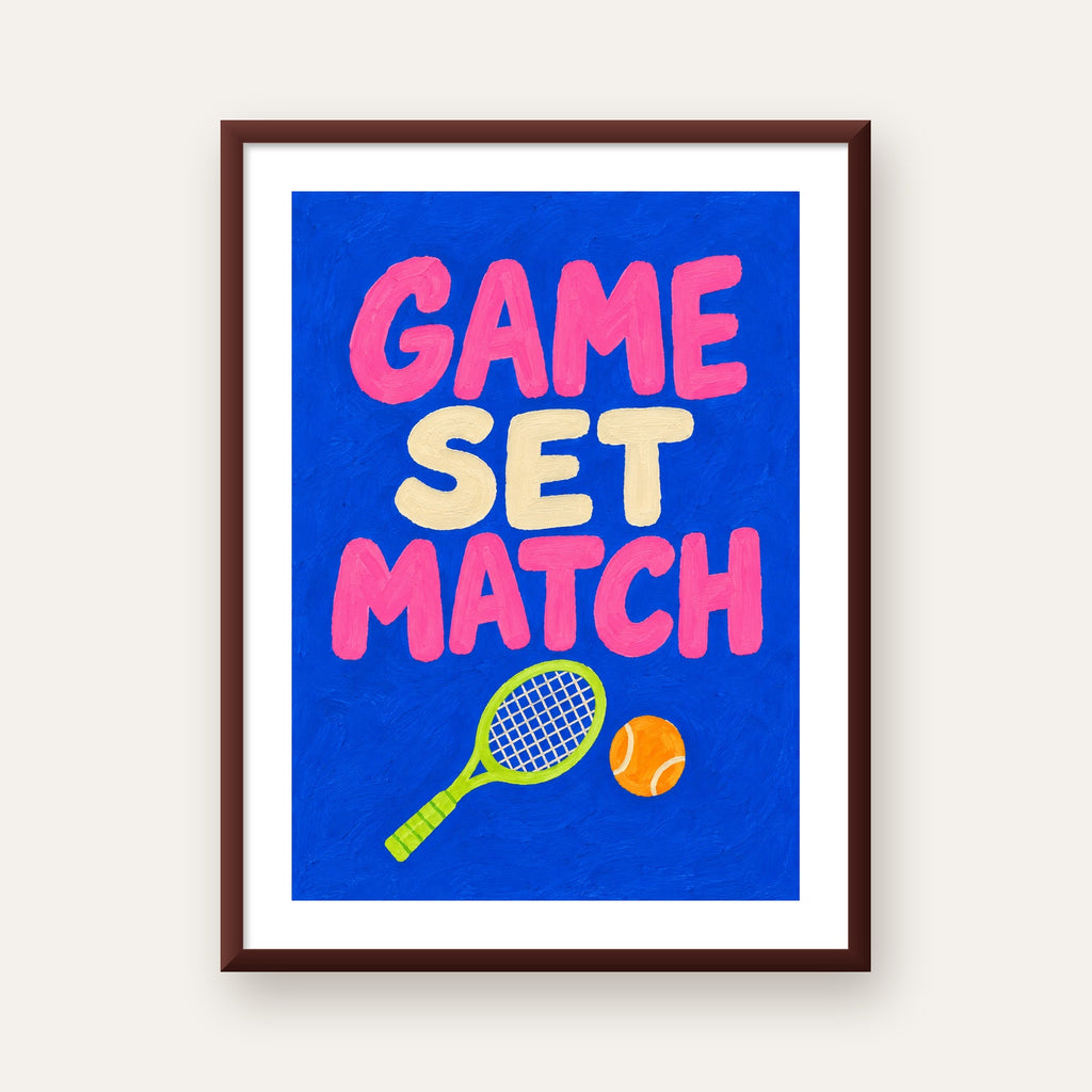 GAME SET MATCH Tipografi Tenis Temalı Canlı Poster — ceviz çerçeveli paspartulu