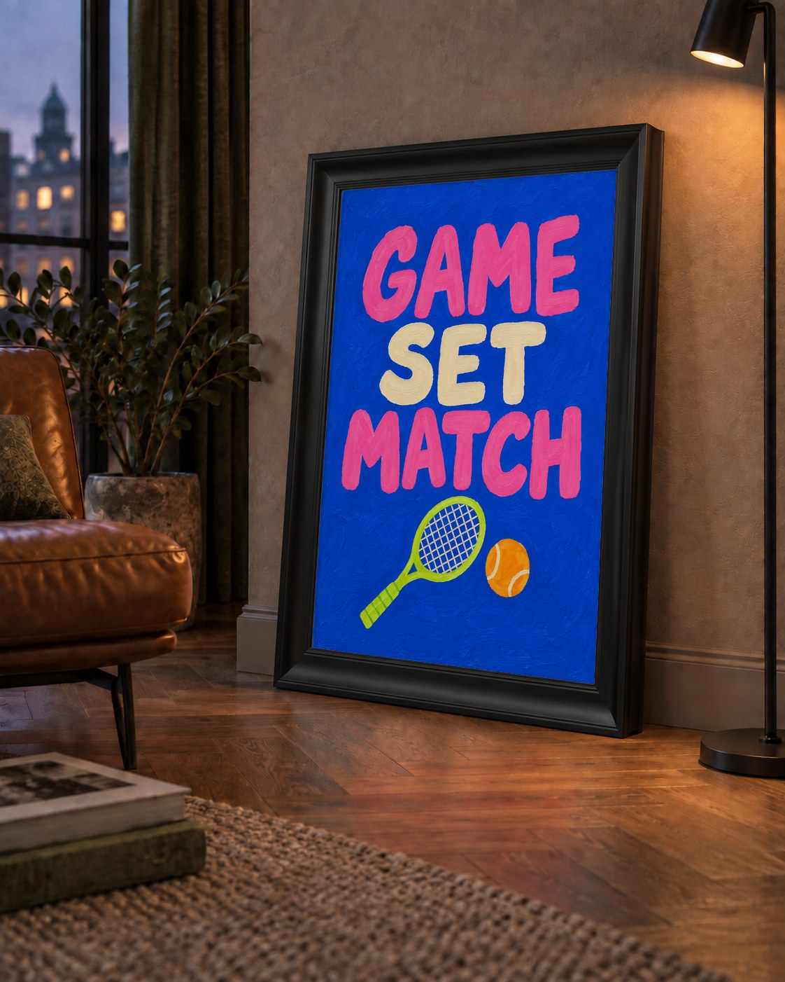 GAME SET MATCH Tipografi Tenis Temalı Canlı Poster — çerçeveli hâliyle bir ev duvarında