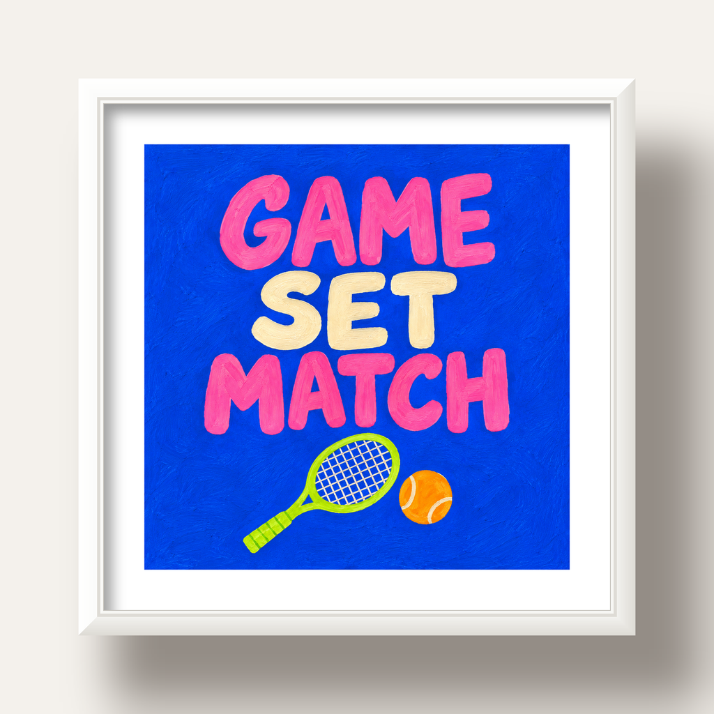 GAME SET MATCH Tipografi Tenis Temalı Canlı Poster — beyaz derin çerçeveli paspartulu