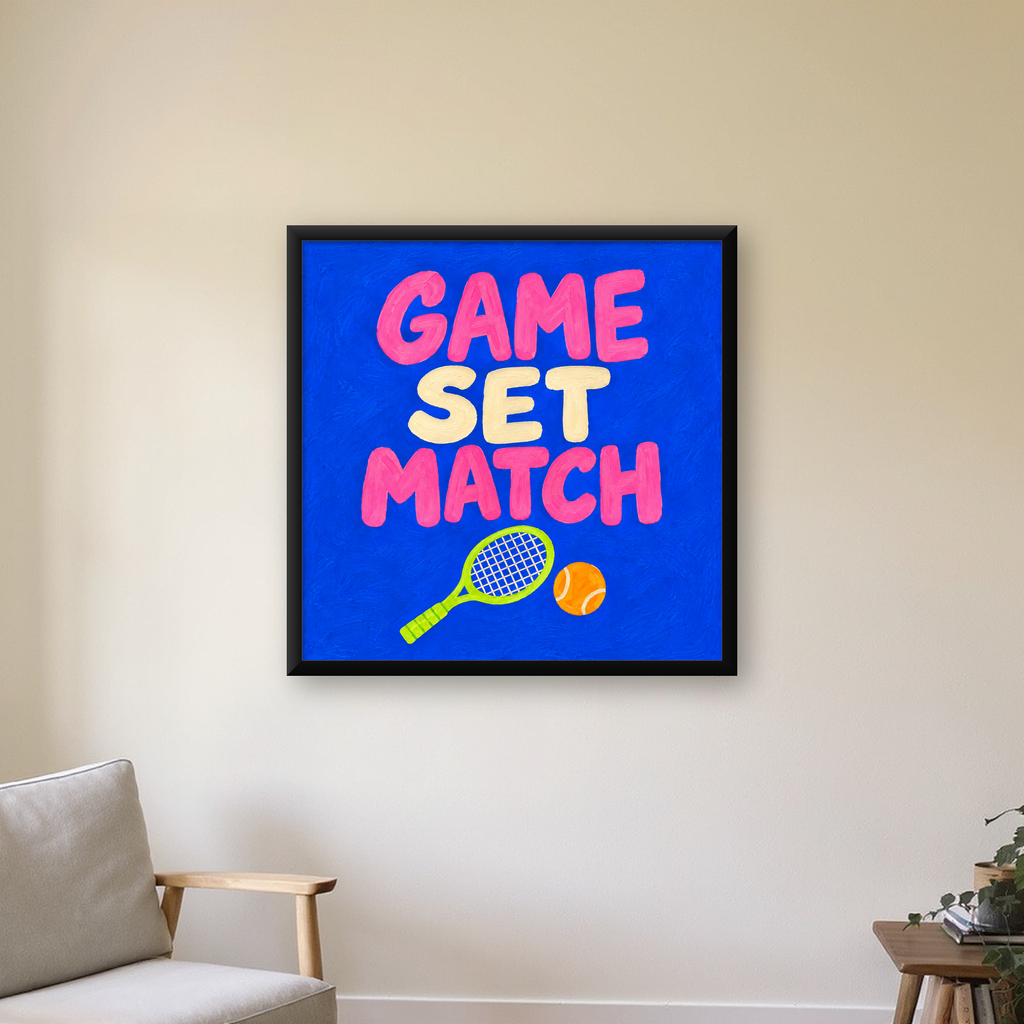 GAME SET MATCH Tipografi Tenis Temalı Canlı Poster — Kare baskı, çerçeveli hâliyle bir ev duvarında