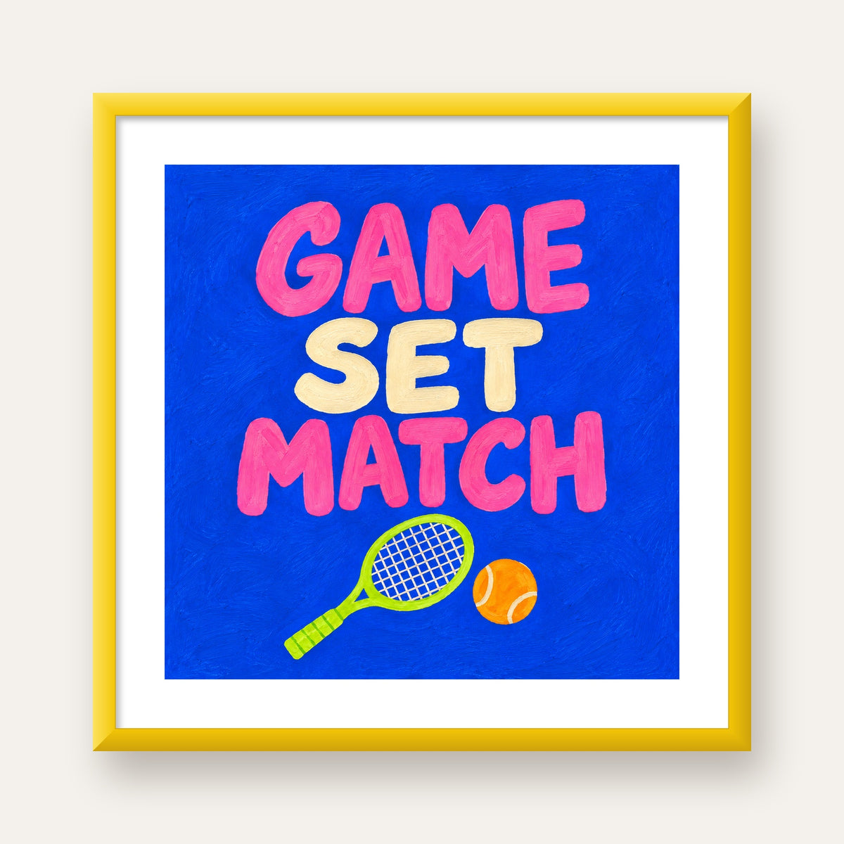 GAME SET MATCH Tipografi Tenis Temalı Canlı Poster — sarı çerçeveli paspartulu