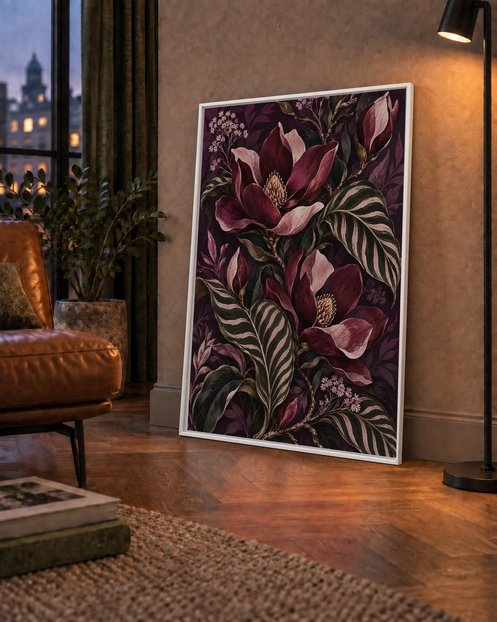 Gece Manolyası ve Çizgili Yapraklar Botanik Poster — çerçeveli hâliyle bir ev duvarında