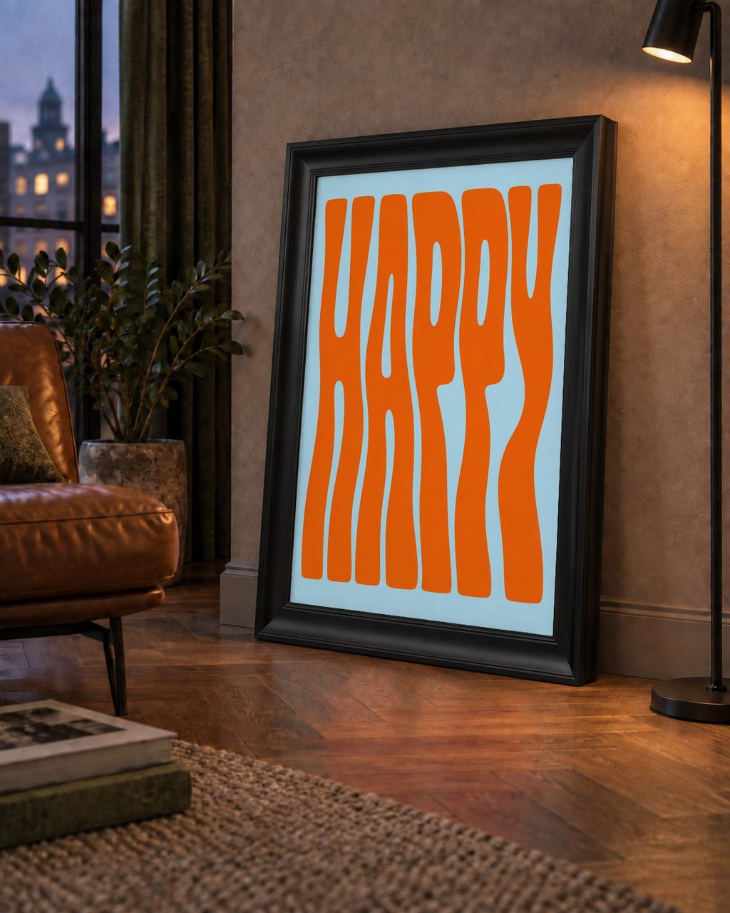 Retro Tipografi Poster – ‘HAPPY’ Dalgalı Harfler, Turuncu Mavi — çerçeveli hâliyle bir ev duvarında