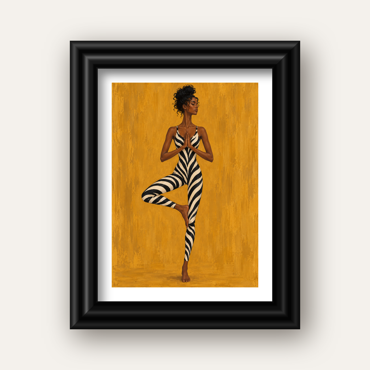 Hardal Sarısı Zebra Desenli Ağaç Pozu Yoga Poster — siyah galeri çerçeveli paspartulu