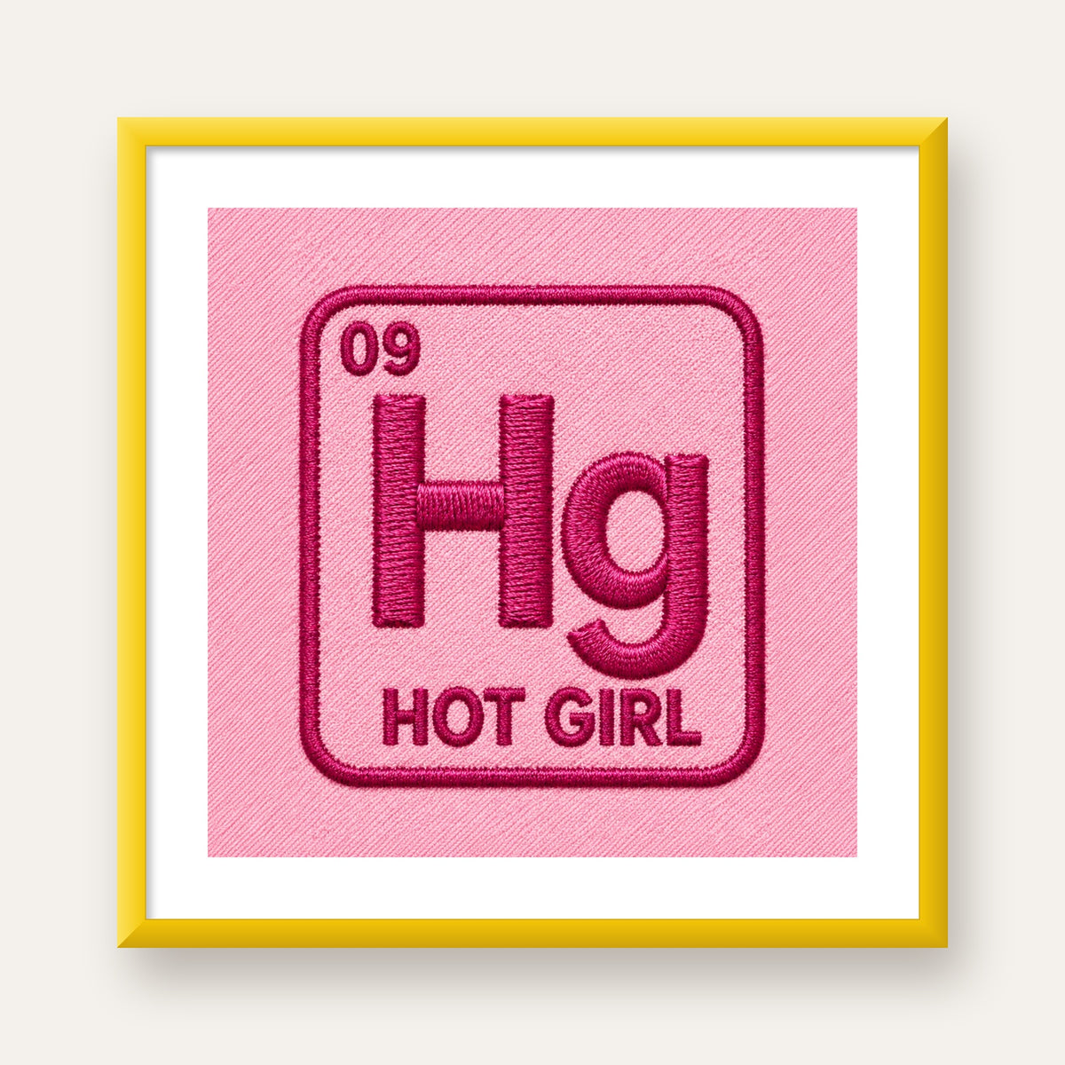 HG — Hot Girl — sarı çerçeveli paspartulu