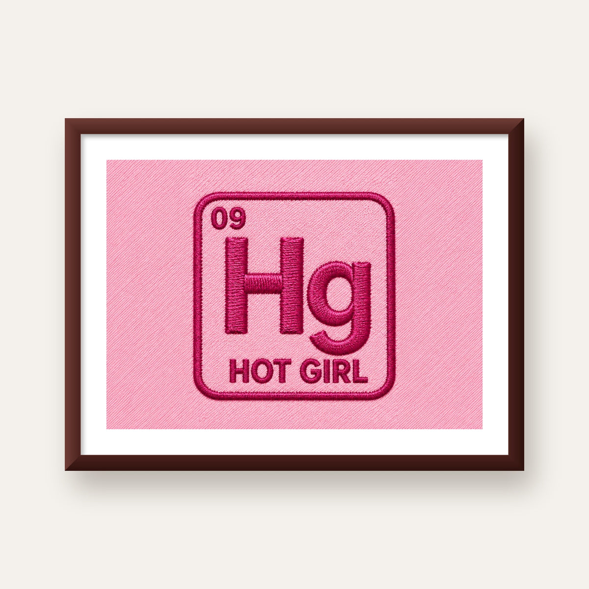 HG — Hot Girl — ceviz çerçeveli paspartulu