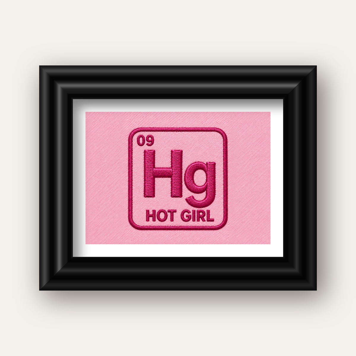 HG — Hot Girl — siyah galeri çerçeveli paspartulu