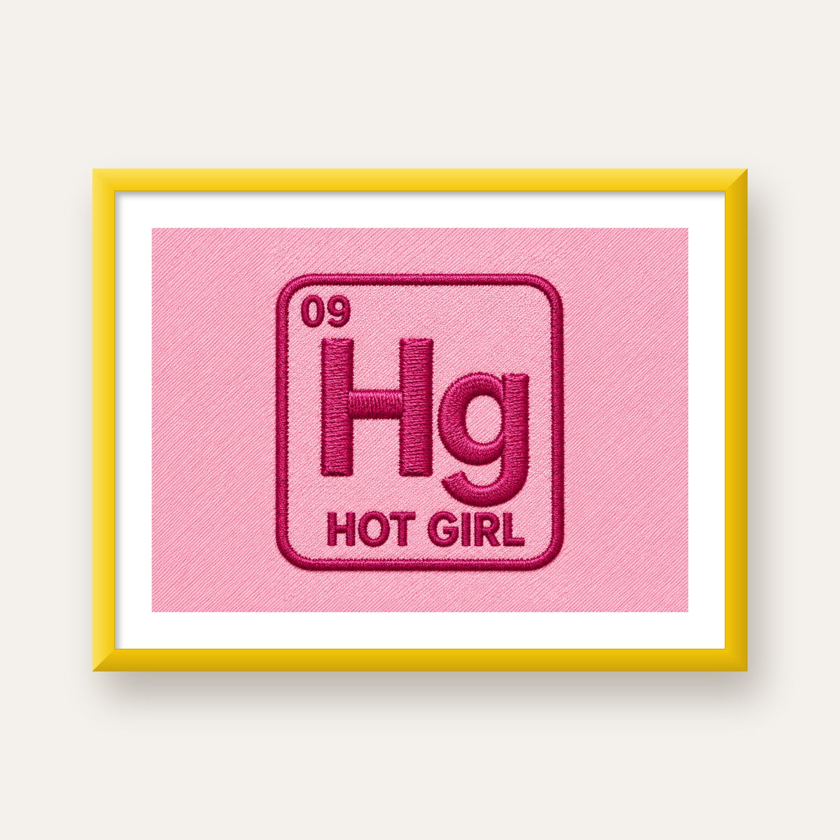 HG — Hot Girl — sarı çerçeveli paspartulu