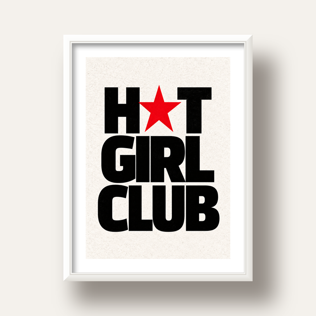 HOT GIRL CLUB Tipografi ve Yıldız Detaylı Poster — beyaz derin çerçeveli paspartulu