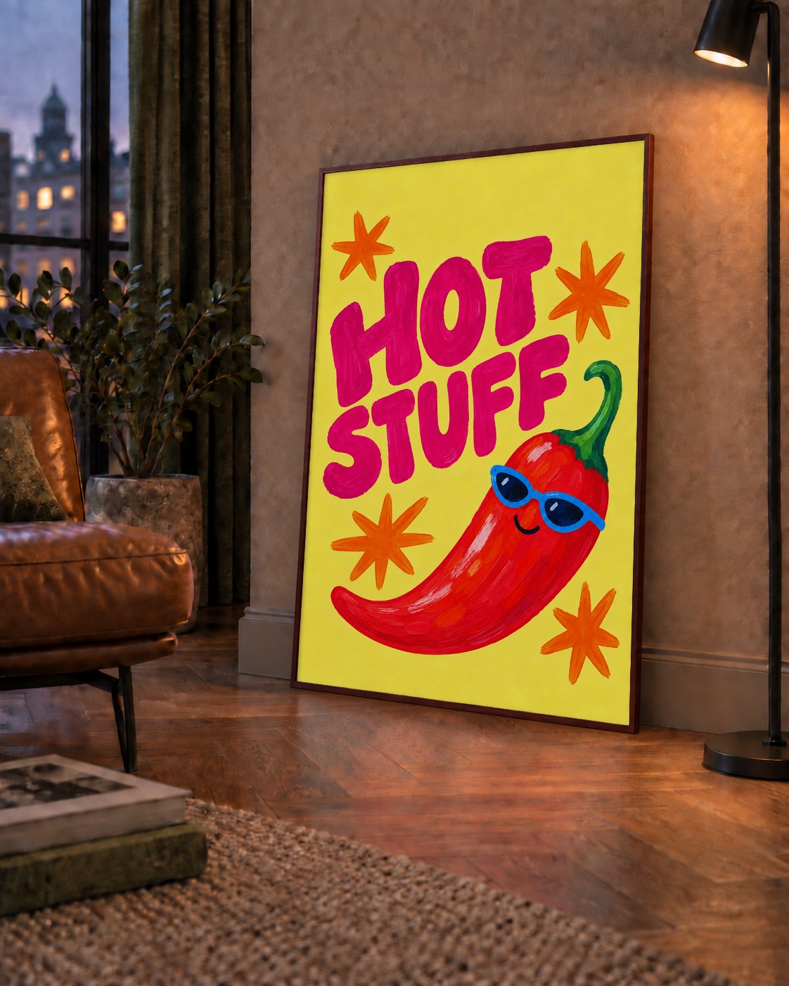 Hot Stuff Gözlüklü Biber Poster – Renkli ve Eğlenceli Duvar Dekoru — çerçeveli hâliyle bir ev duvarında