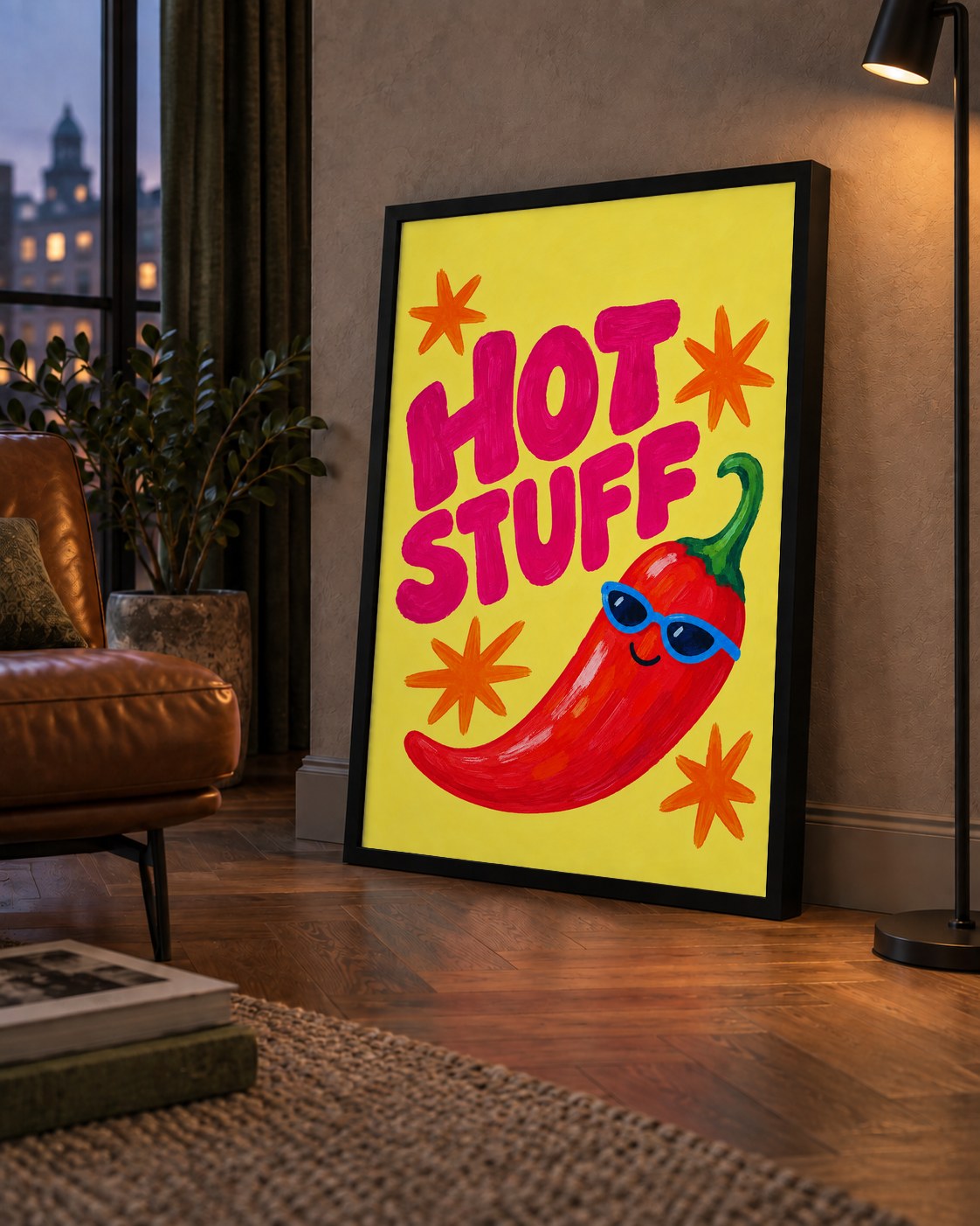 Hot Stuff Gözlüklü Biber Poster – Renkli ve Eğlenceli Duvar Dekoru — çerçeveli hâliyle bir ev duvarında
