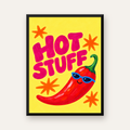 Hot Stuff Gözlüklü Biber Poster – Renkli ve Eğlenceli Duvar Dekoru — Dikey baskı, düz siyah çerçeveli duvar posteri