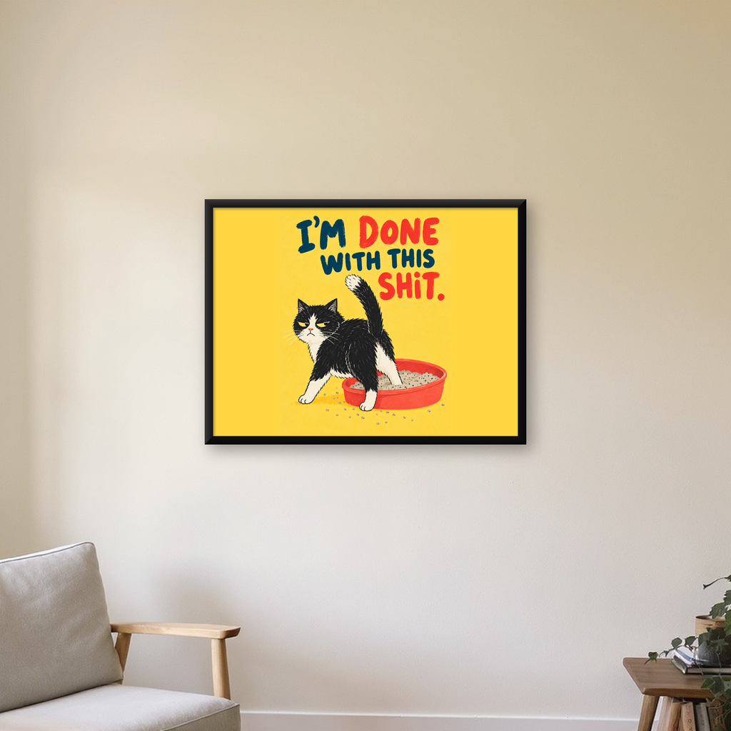 Komik Kedi Mizahi Poster – Eğlenceli Modern Duvar Dekoru — Yatay baskı, çerçeveli hâliyle bir ev duvarında