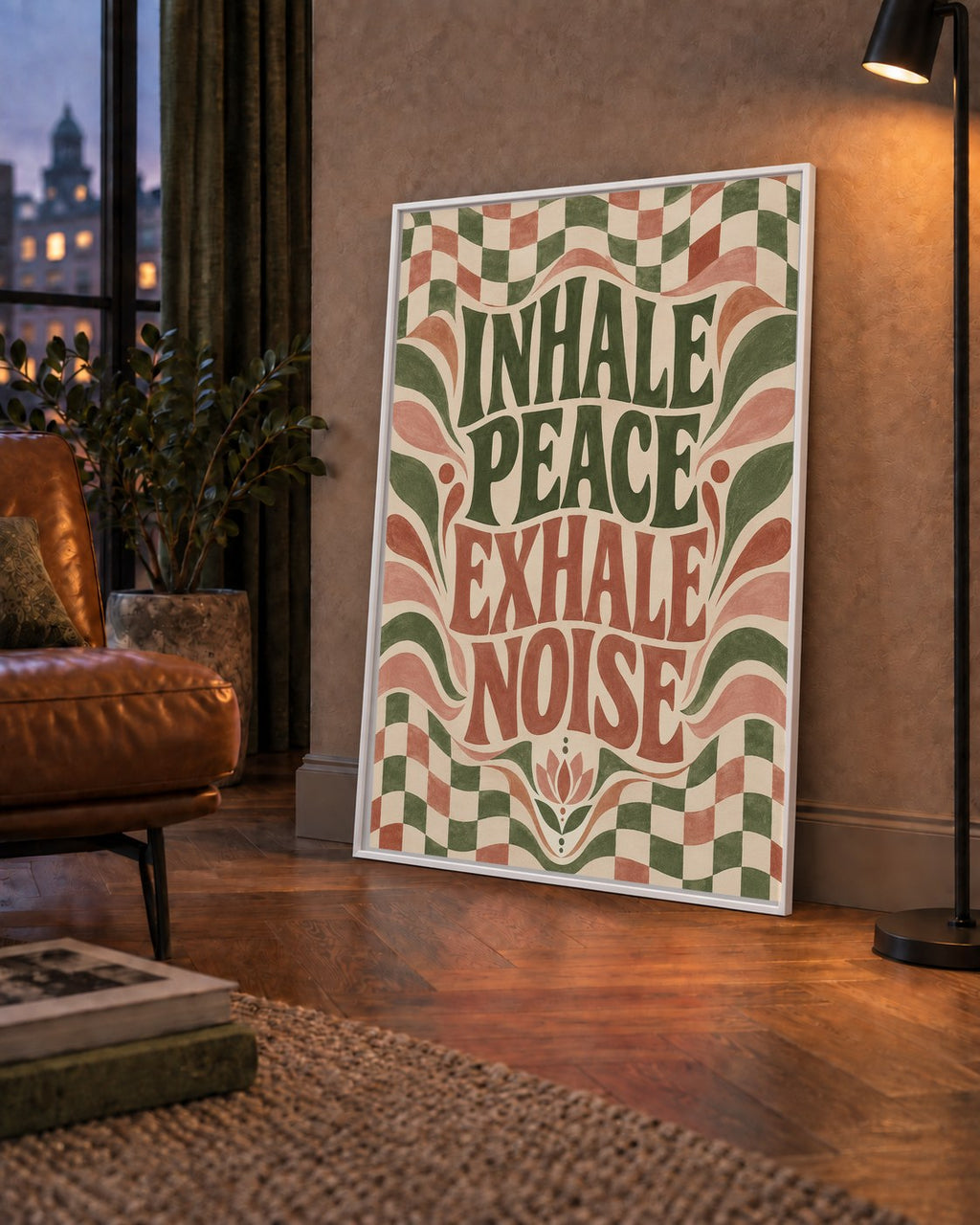 Inhale Peace, Exhale Noise Retro Damalı Yoga Poster — çerçeveli hâliyle bir ev duvarında