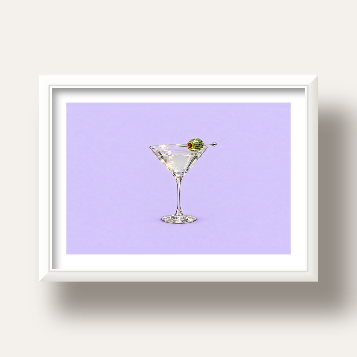 Işıltılı Martini: Modern Disco Stili Poster Baskı — beyaz derin çerçeveli paspartulu