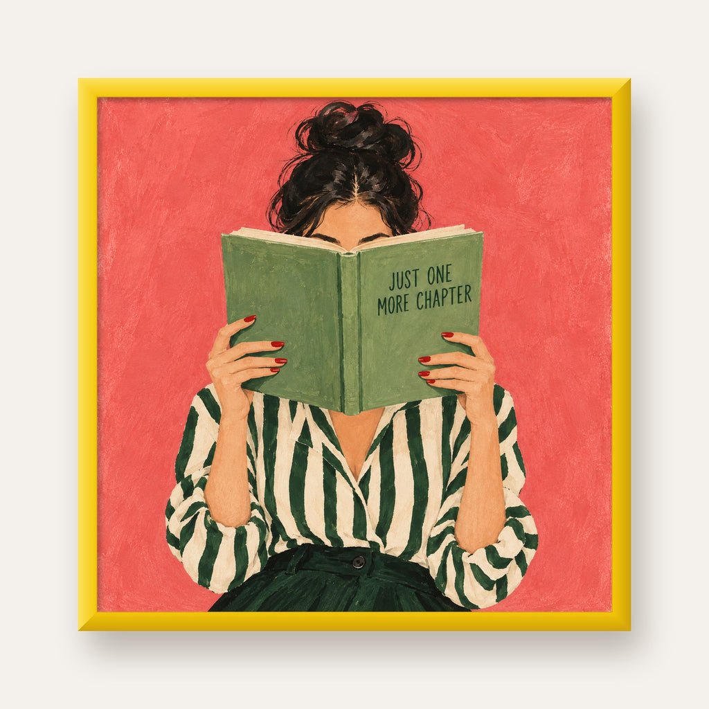 Kitap Okuyan Kadın İllüstrasyonlu Poster – Just One More Chapter — sarı çerçeveli