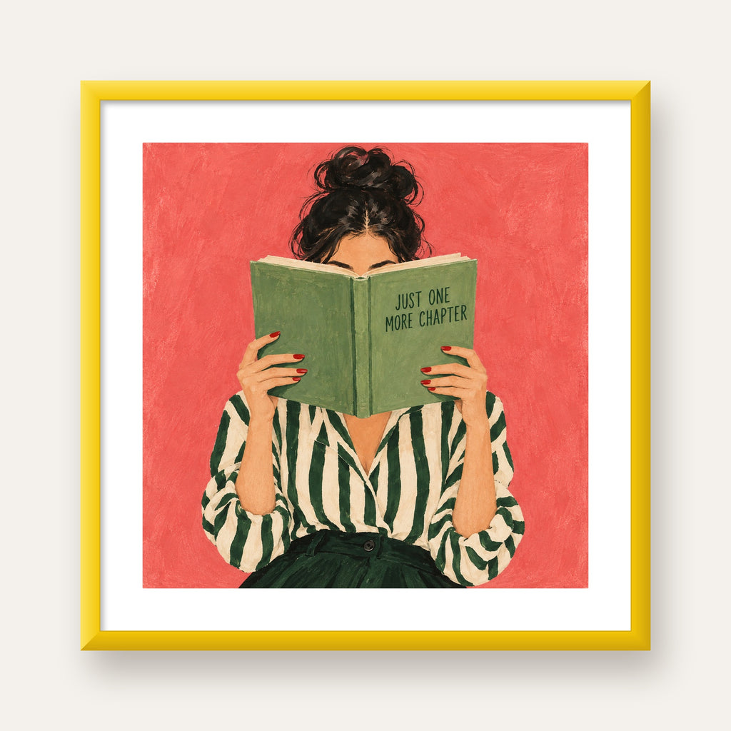 Kitap Okuyan Kadın İllüstrasyonlu Poster – Just One More Chapter — sarı çerçeveli paspartulu
