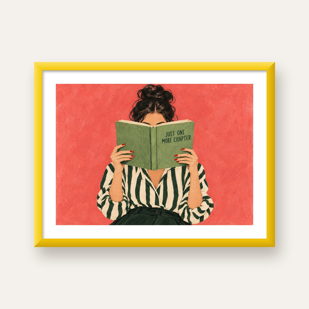 Kitap Okuyan Kadın İllüstrasyonlu Poster – Just One More Chapter — sarı çerçeveli paspartulu
