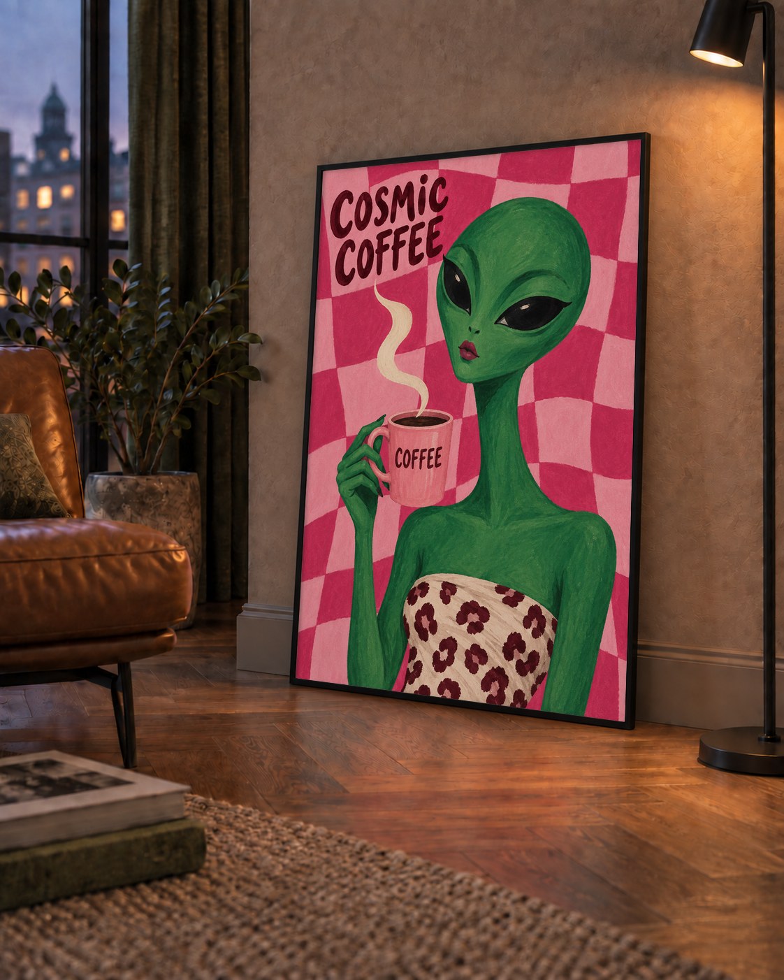 Cosmic Coffee Uzaylı Kahve Poster – Renkli İllüstrasyon Duvar Sanatı — çerçeveli hâliyle bir ev duvarında