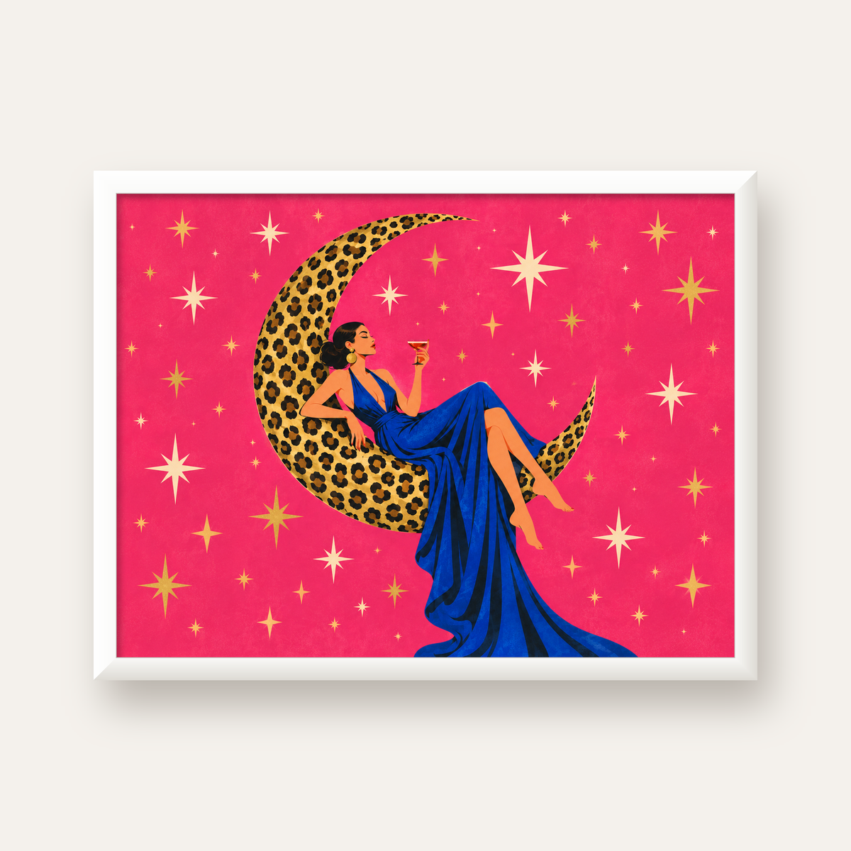 Leopar Ayda Uzanan Kadın — beyaz çerçeveli yatay poster
