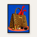 Leopar Desenli Çanta & Kırmızı Detaylı Modern Poster — Dikey baskı, düz siyah çerçeveli duvar posteri