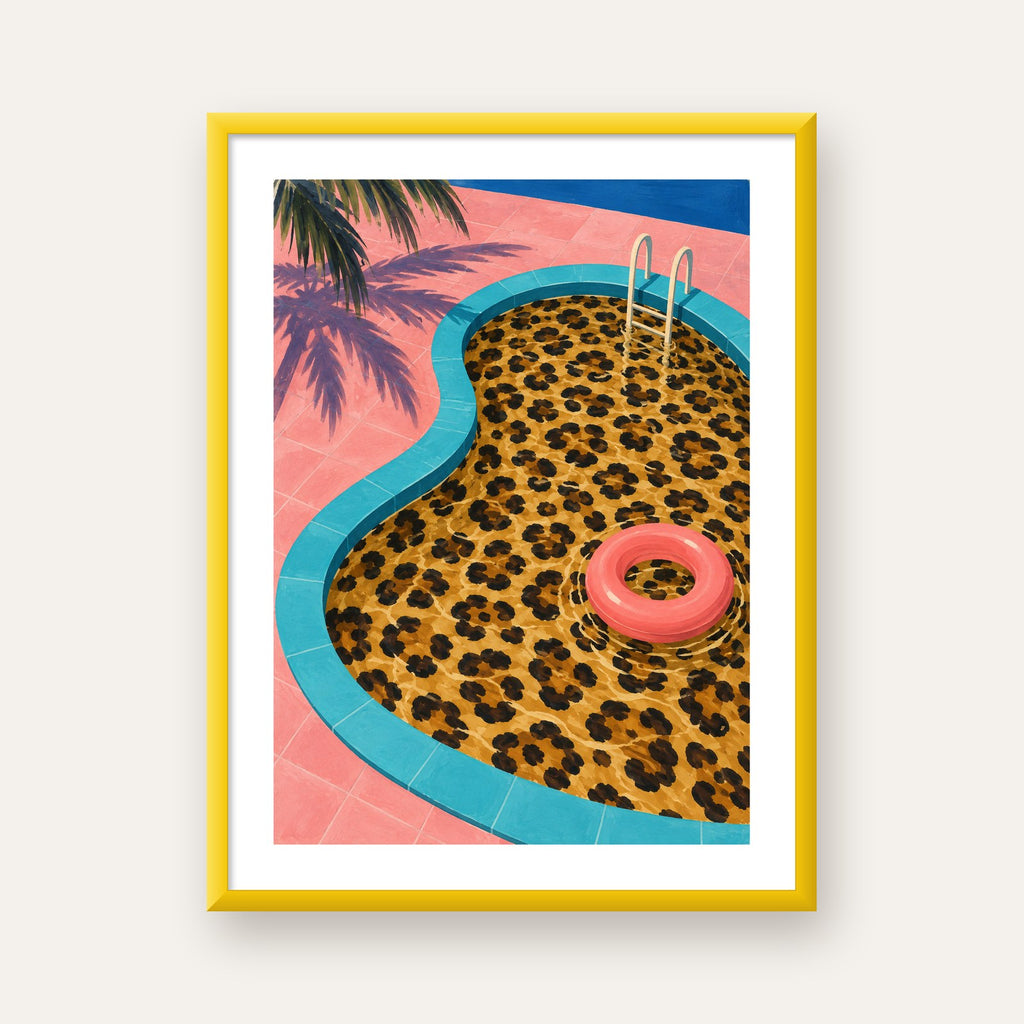 Leopar Desenli Havuz İllüstrasyonu Modern Poster — sarı çerçeveli paspartulu
