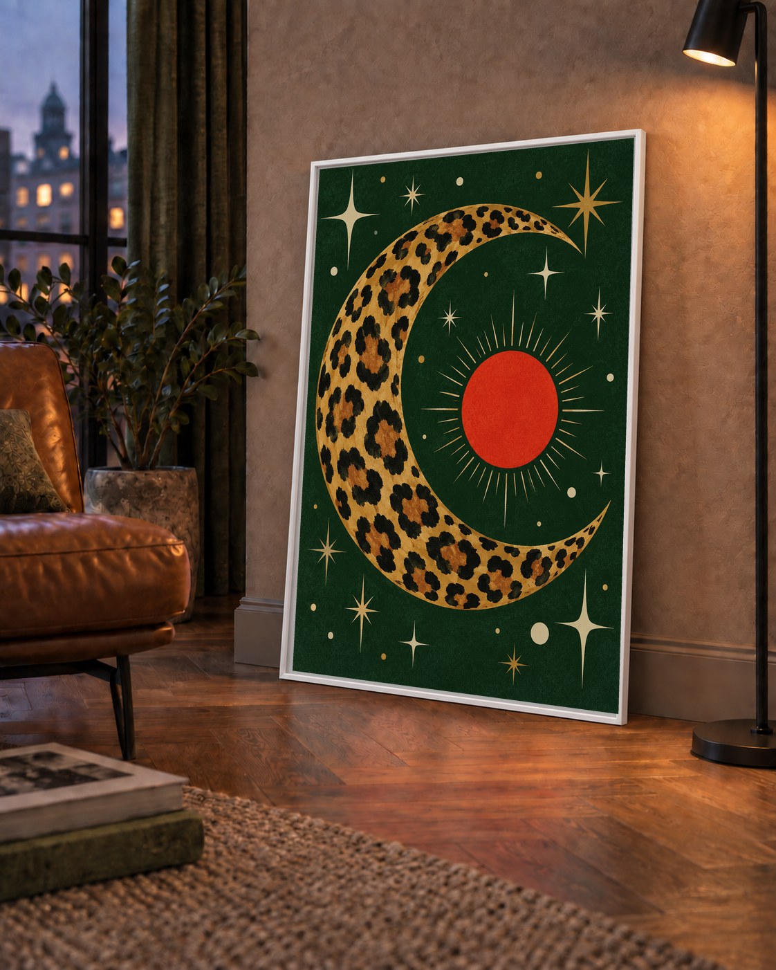 Leopar Desenli Hilal Ay ve Güneş Retro Poster — çerçeveli hâliyle bir ev duvarında