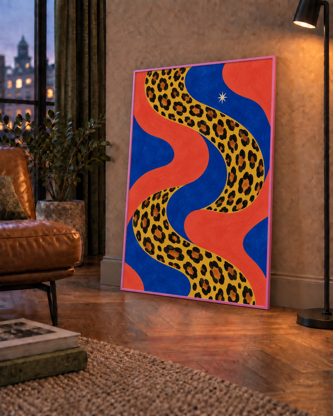 Leopar Desenli Abstrakt Yol Poster – Canlı Renkli Modern Sanat — çerçeveli hâliyle bir ev duvarında