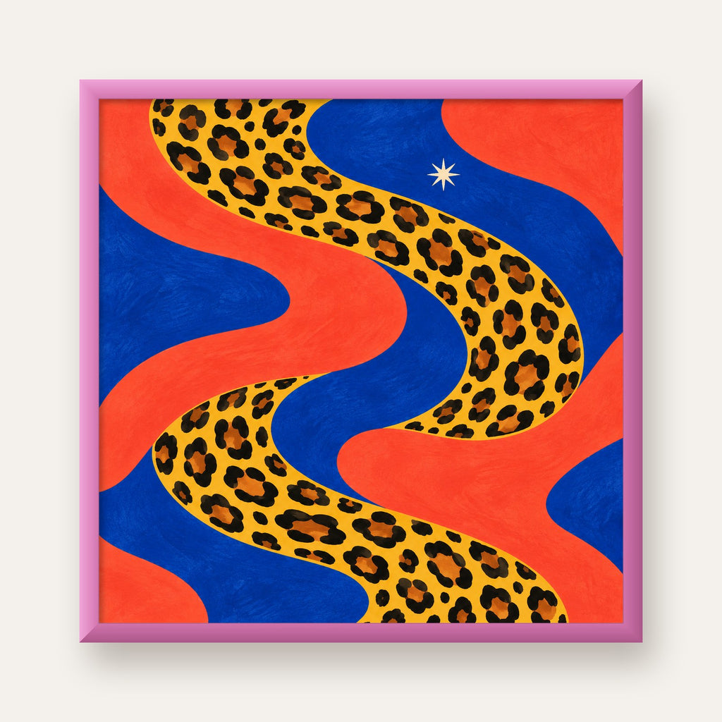 Leopar Desenli Abstrakt Yol Poster – Canlı Renkli Modern Sanat — pembe çerçeveli