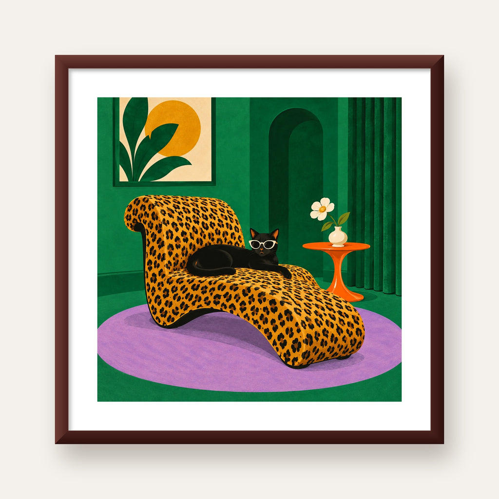 Leopar Desenli Koltukta Gözlüklü Siyah Kedi Poster — ceviz çerçeveli paspartulu