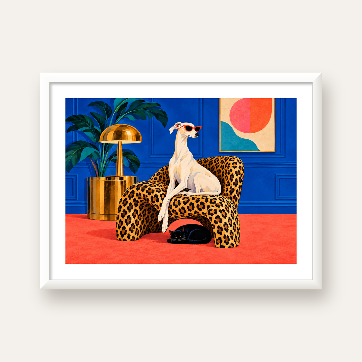 Leopar Koltukta Tazı ve Kedi — beyaz çerçeveli yatay poster