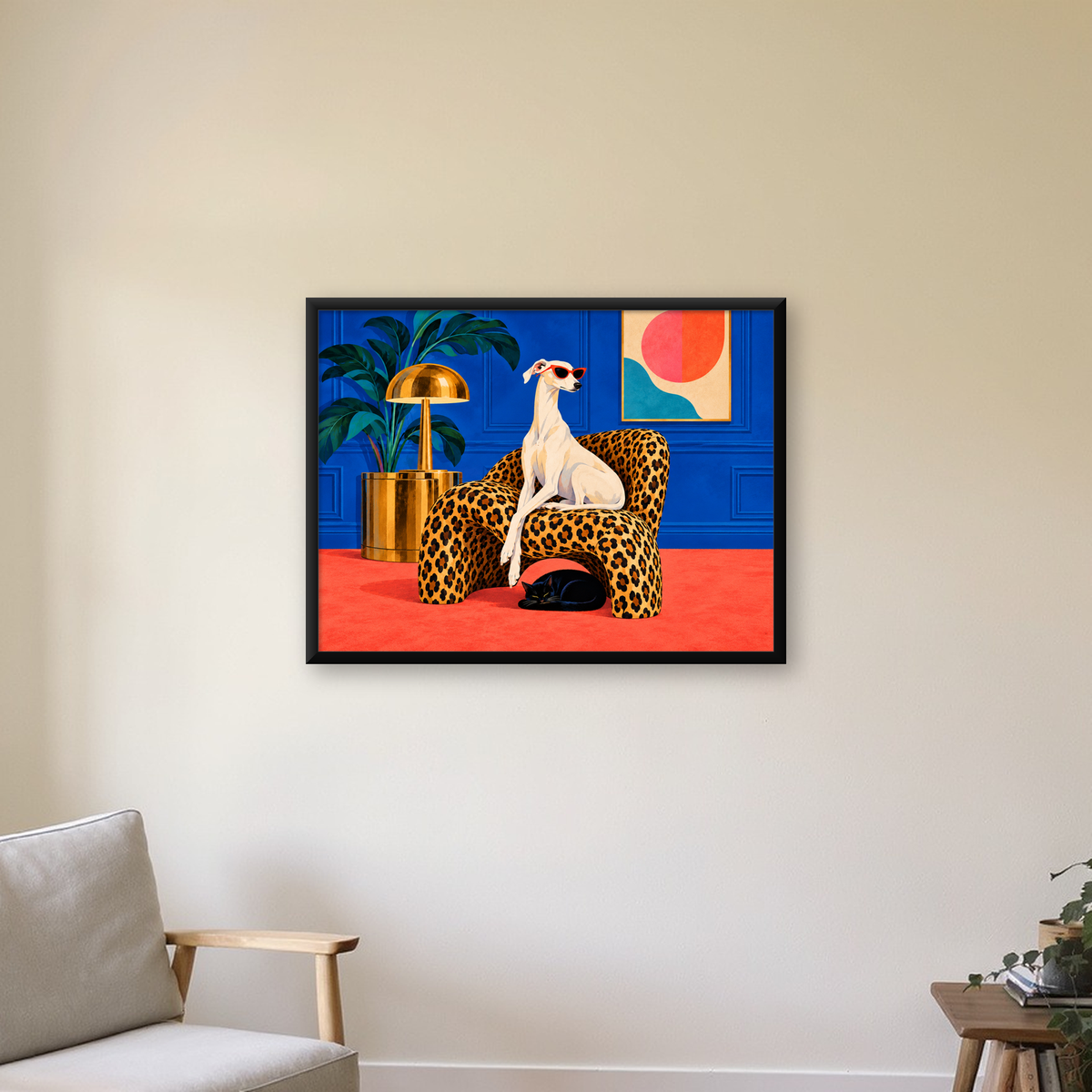 Retro Salon: Şık Köpekli ve Kedili Modern Sanat Poster — Yatay baskı, çerçeveli hâliyle bir ev duvarında