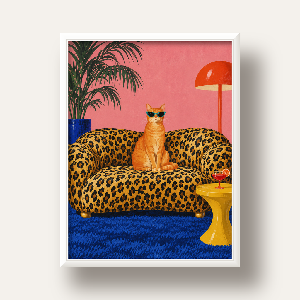 Leopar Koltukta Turkuaz Gözlü Turuncu Kedi Retro Poster — beyaz derin çerçeveli