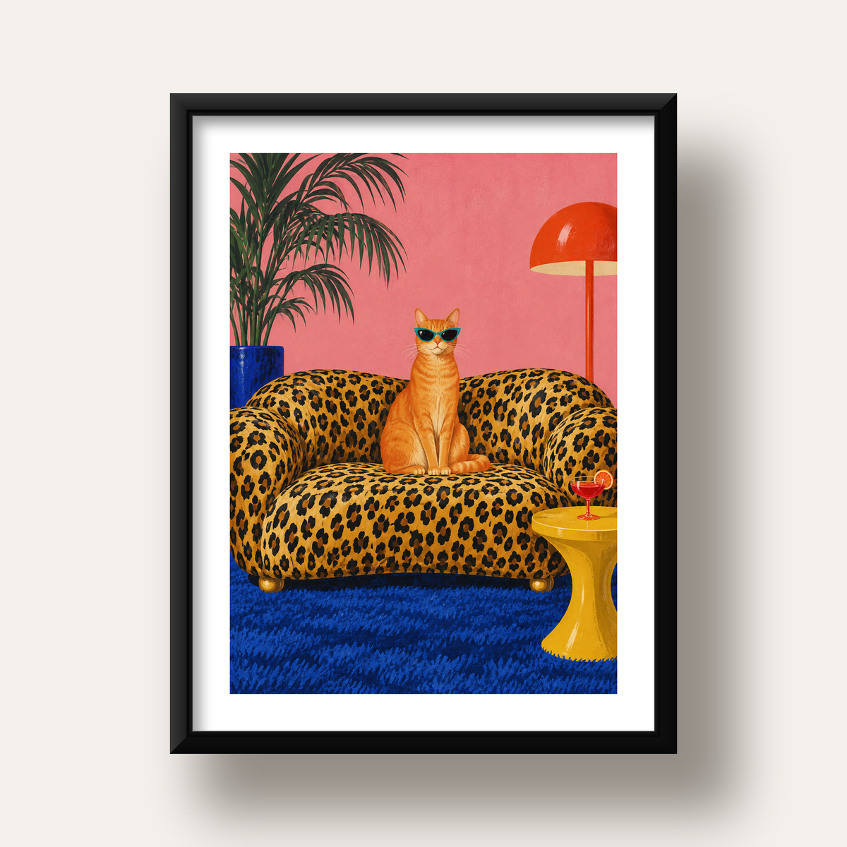 Leopar Koltukta Turkuaz Gözlü Turuncu Kedi Retro Poster — siyah derin çerçeveli paspartulu