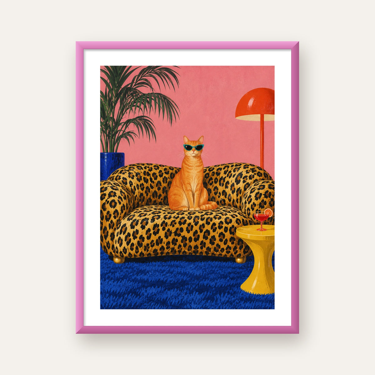 Leopar Koltukta Turkuaz Gözlü Turuncu Kedi Retro Poster — pembe çerçeveli paspartulu