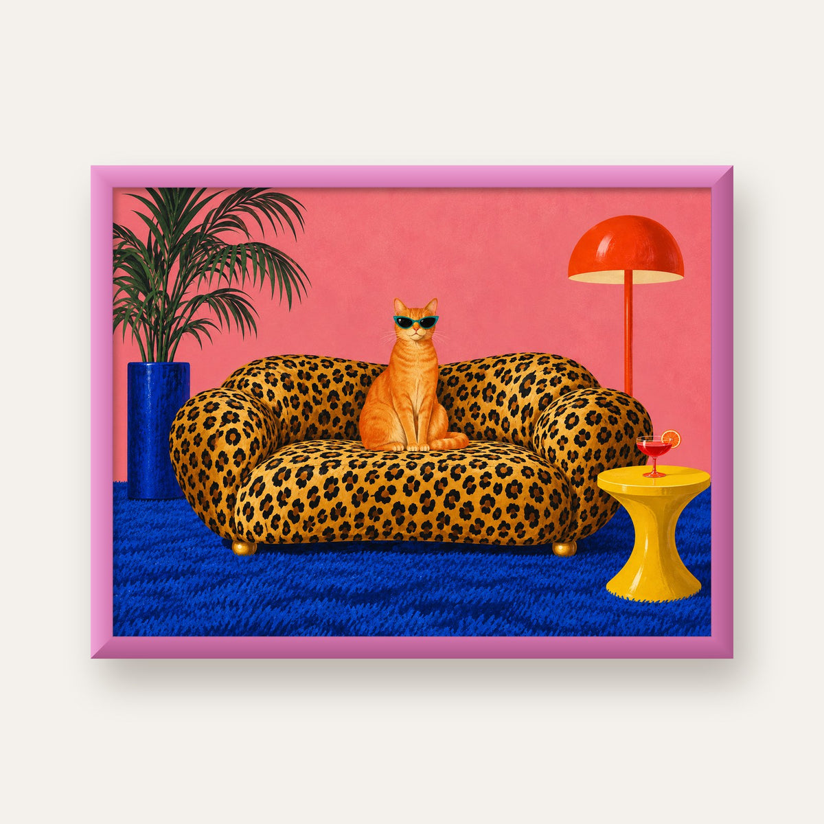 Leopar Koltukta Turkuaz Gözlü Turuncu Kedi Retro Poster — pembe çerçeveli