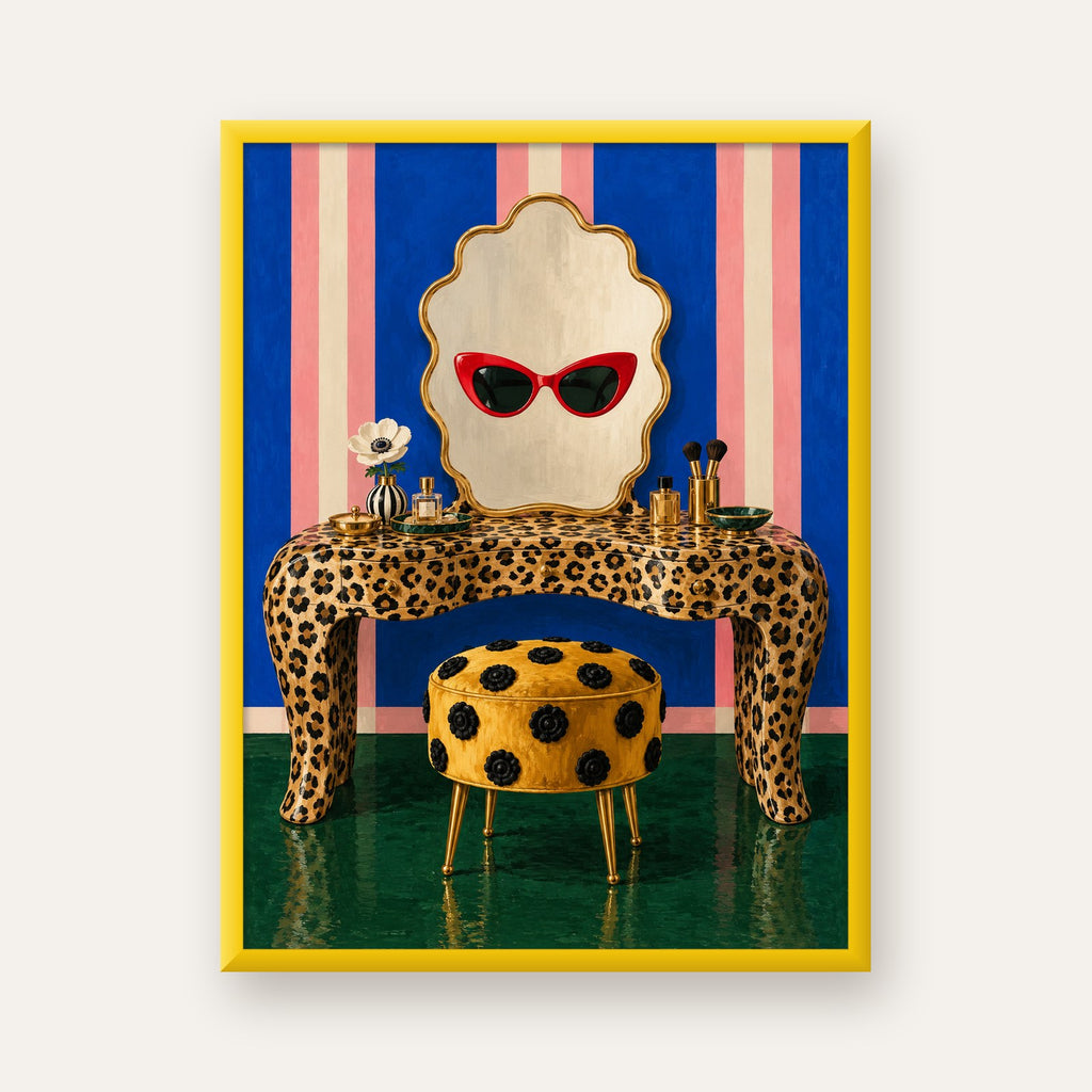 Leopar Desenli Makyaj Masası Poster – Modern ve Havalı Dekor — sarı çerçeveli