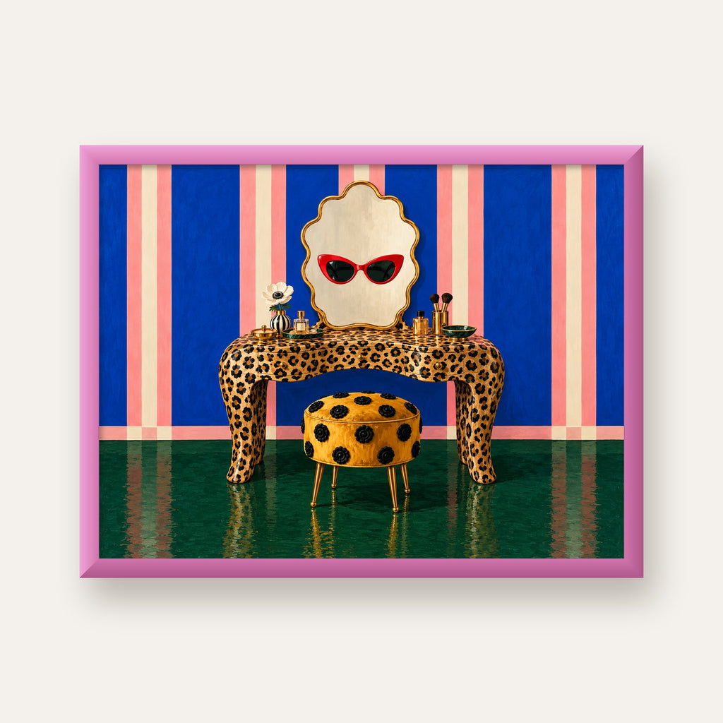 Leopar Desenli Makyaj Masası Poster – Modern ve Havalı Dekor — pembe çerçeveli