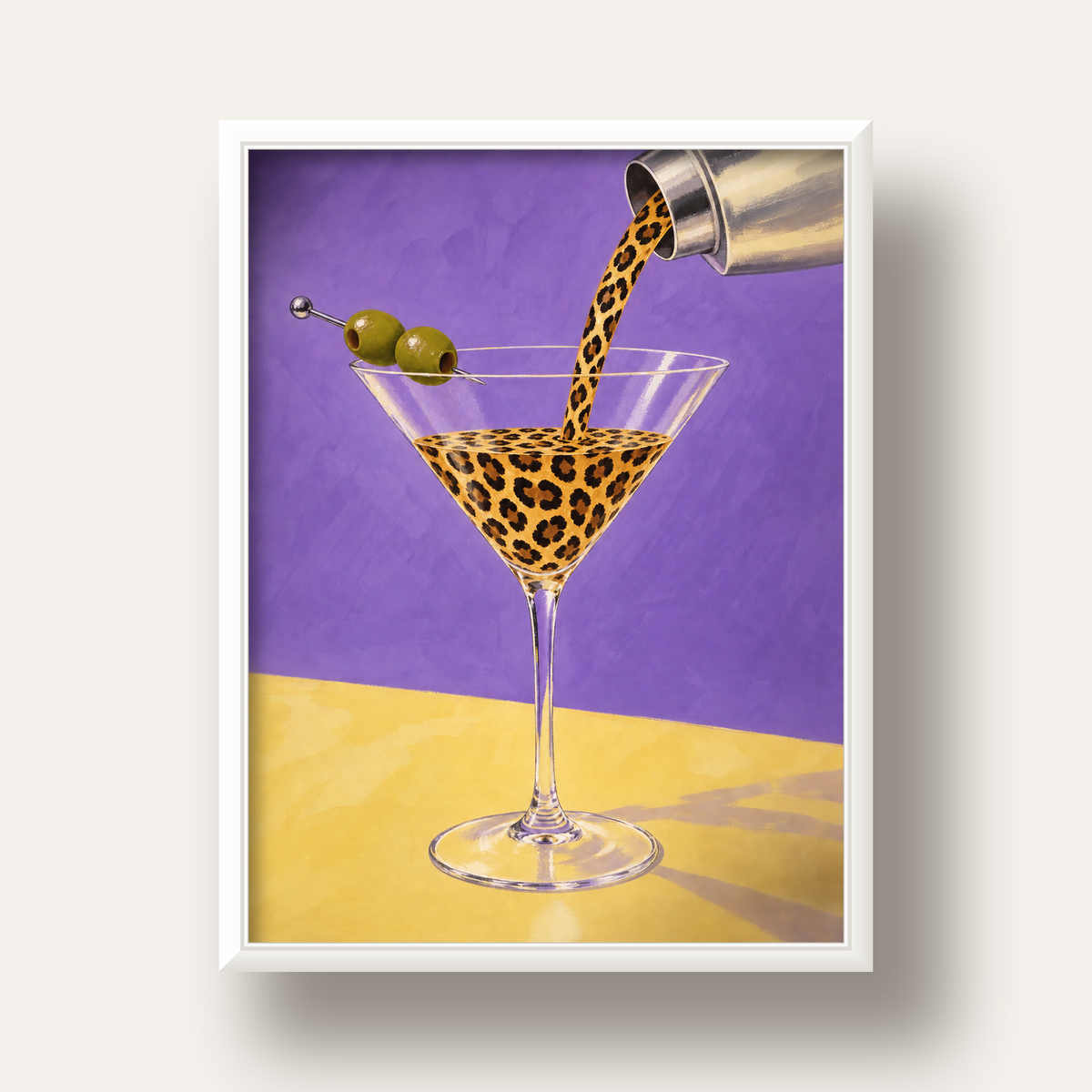 Leopar Desenli Martini Kokteyl Poster – Modern Renkli Duvar Sanatı — beyaz derin çerçeveli