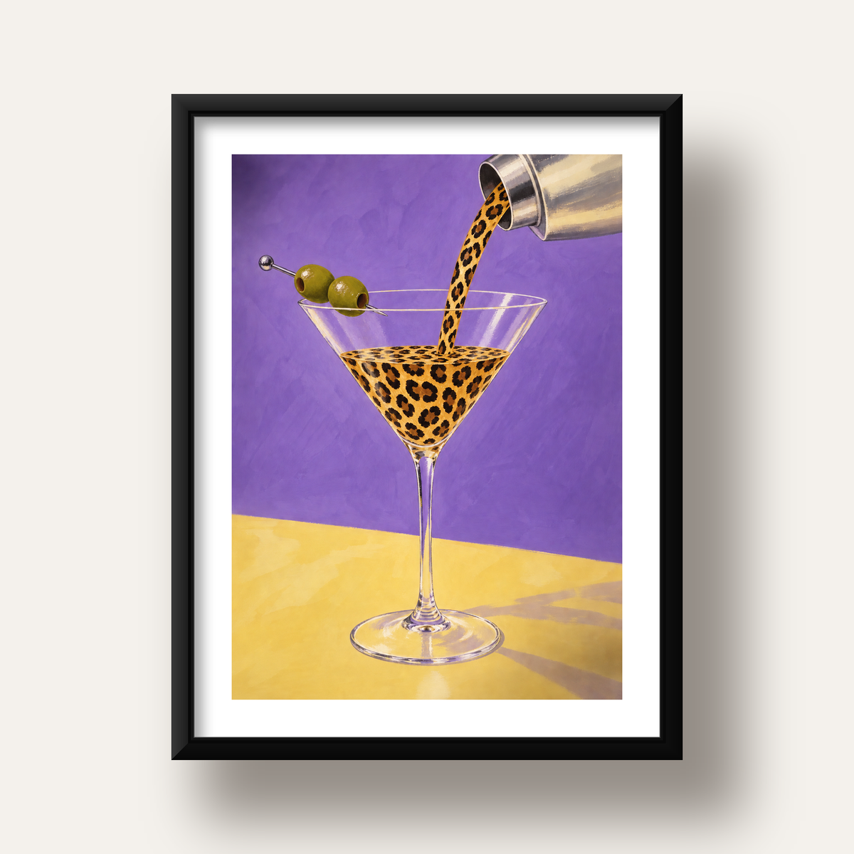 Leopar Desenli Martini Kokteyl Poster – Modern Renkli Duvar Sanatı — siyah derin çerçeveli paspartulu