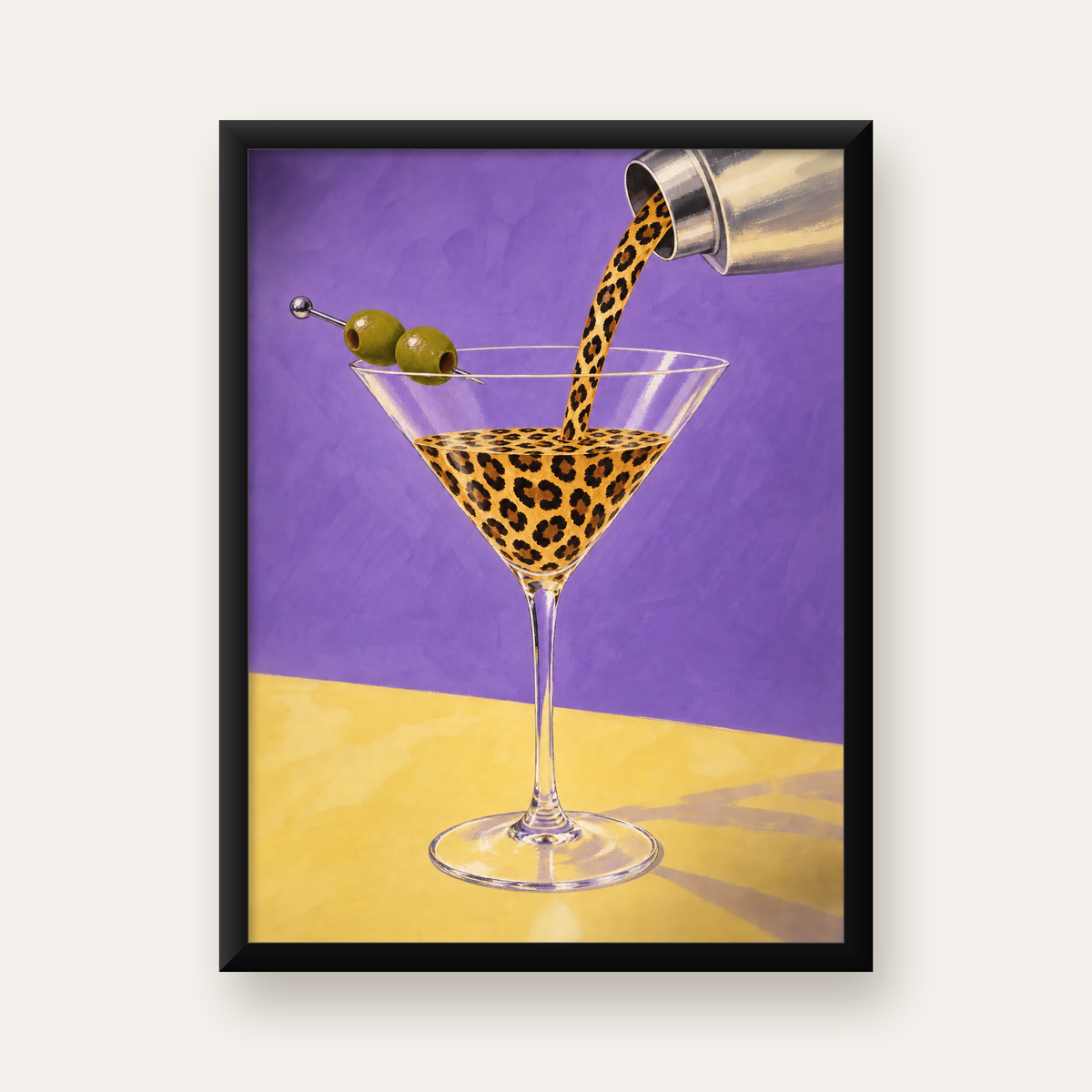 Leopar Desenli Martini Kokteyl Poster – Modern Renkli Duvar Sanatı — Dikey baskı, düz siyah çerçeveli duvar posteri