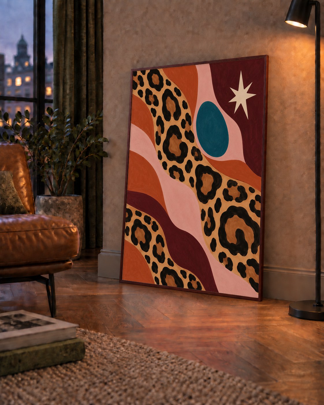 Modern Leopar Deseni ve Soyut Formlar Poster Baskısı — çerçeveli hâliyle bir ev duvarında