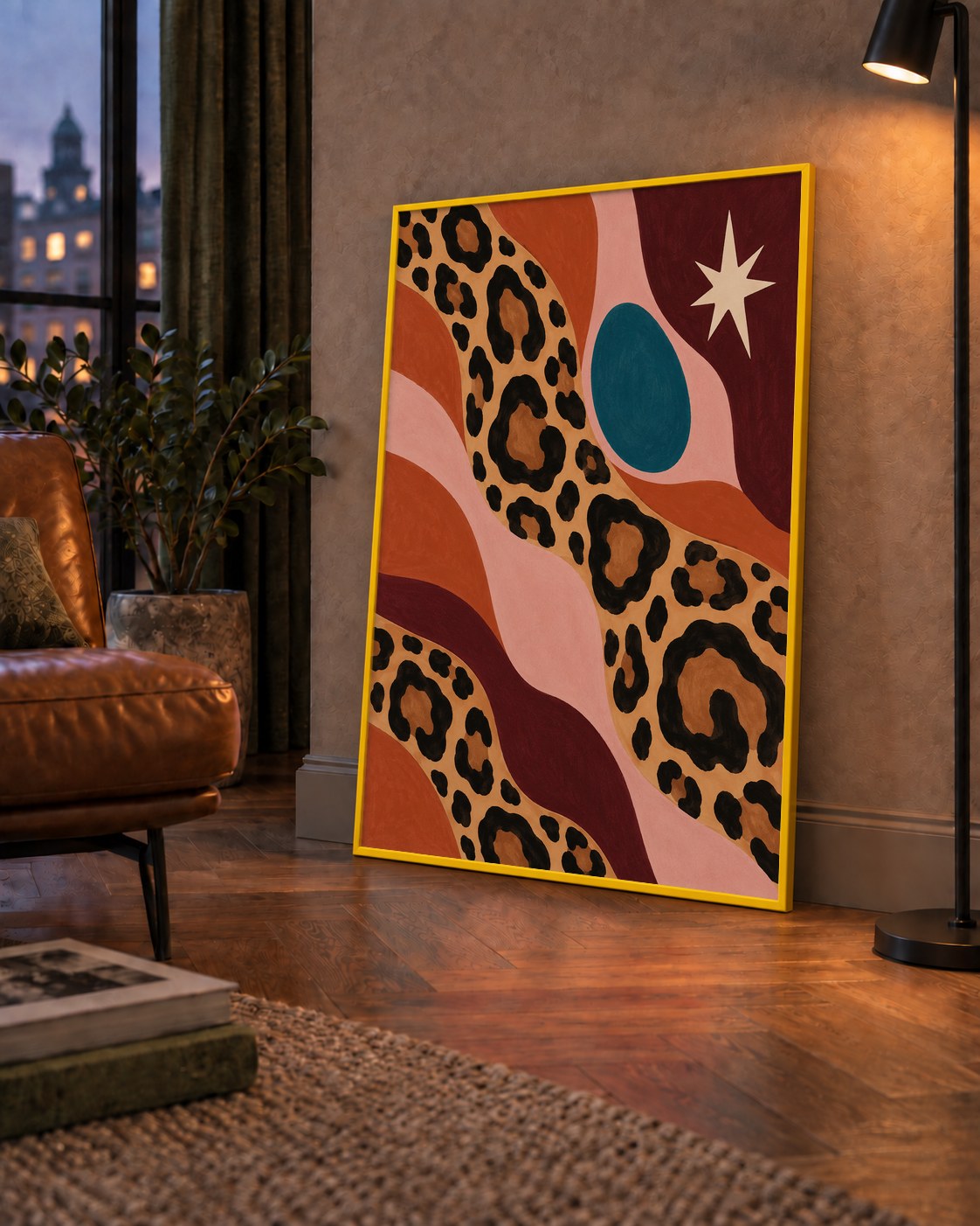 Modern Leopar Deseni ve Soyut Formlar Poster Baskısı — çerçeveli hâliyle bir ev duvarında