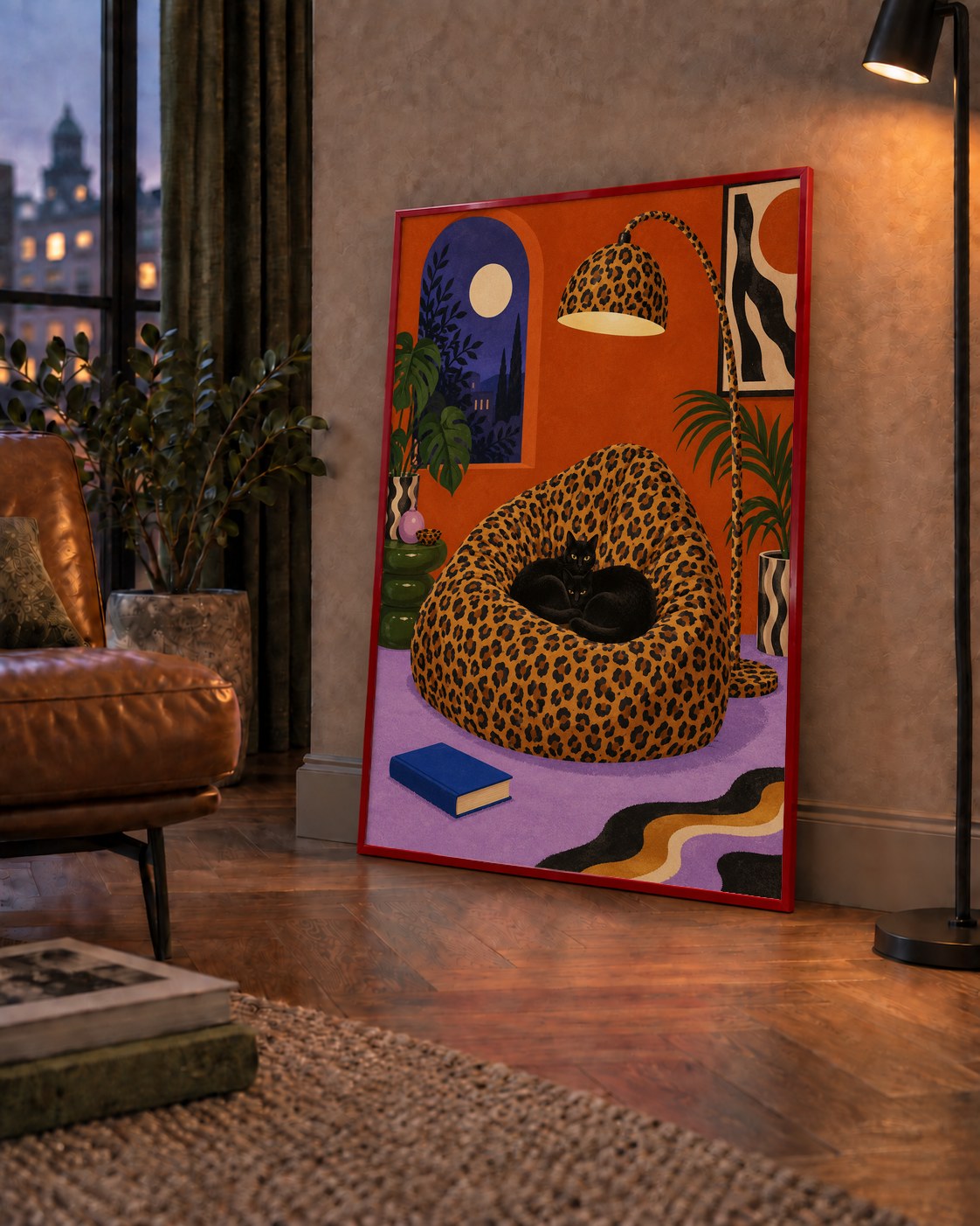 Leopar Desenli Koltukta Siyah Kediler Poster Modern Retro — çerçeveli hâliyle bir ev duvarında