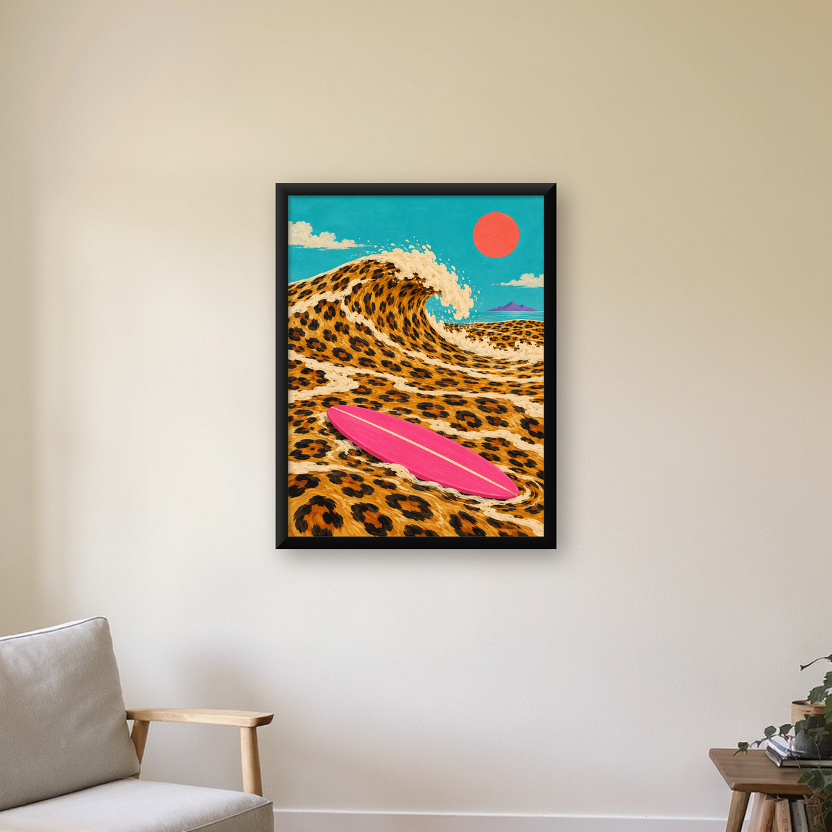 Leopar Desenli Dalga ve Pembe Sörf Poster Dijital Baskı — Dikey baskı, çerçeveli hâliyle bir ev duvarında