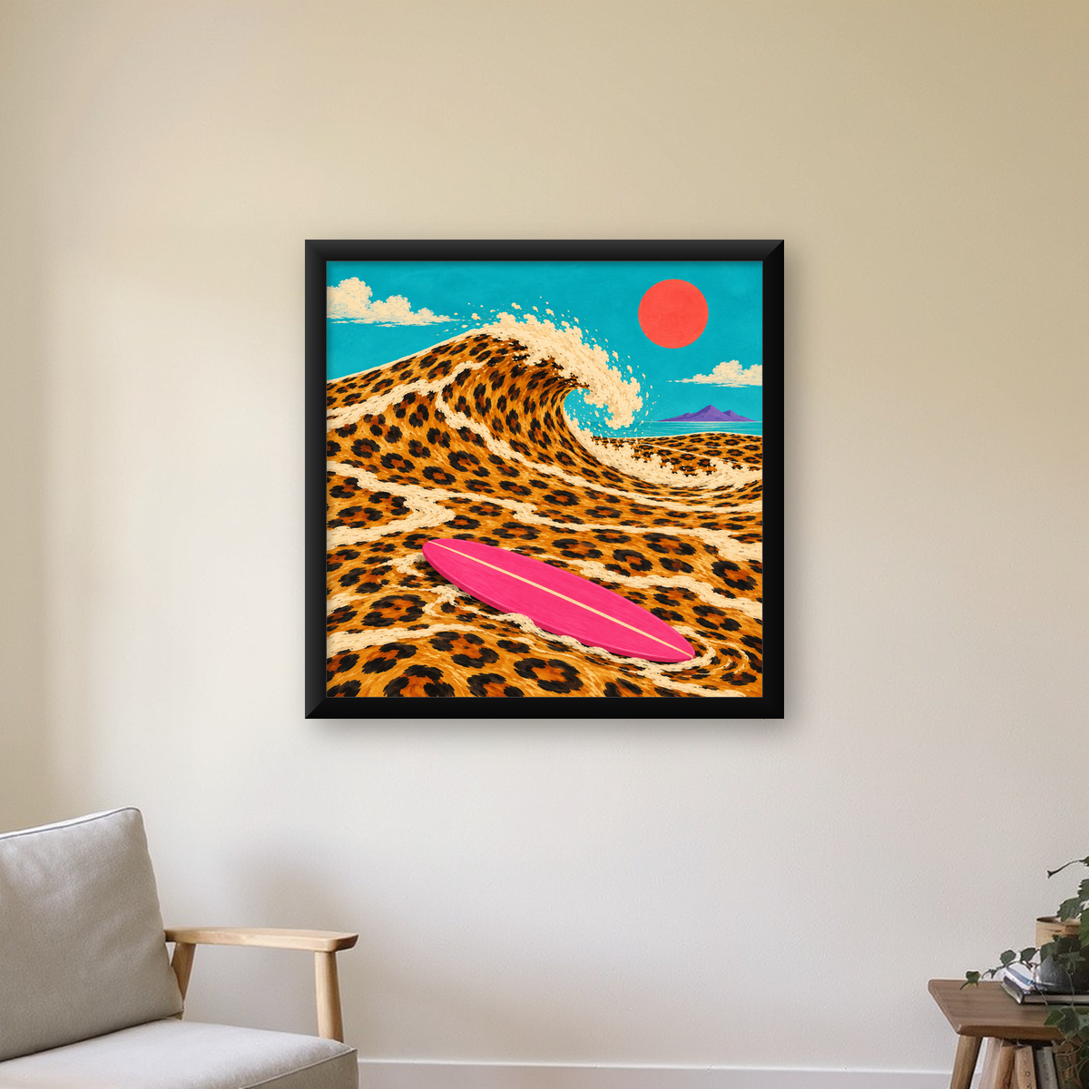 Leopar Desenli Dalga ve Pembe Sörf Poster Dijital Baskı — Kare baskı, çerçeveli hâliyle bir ev duvarında