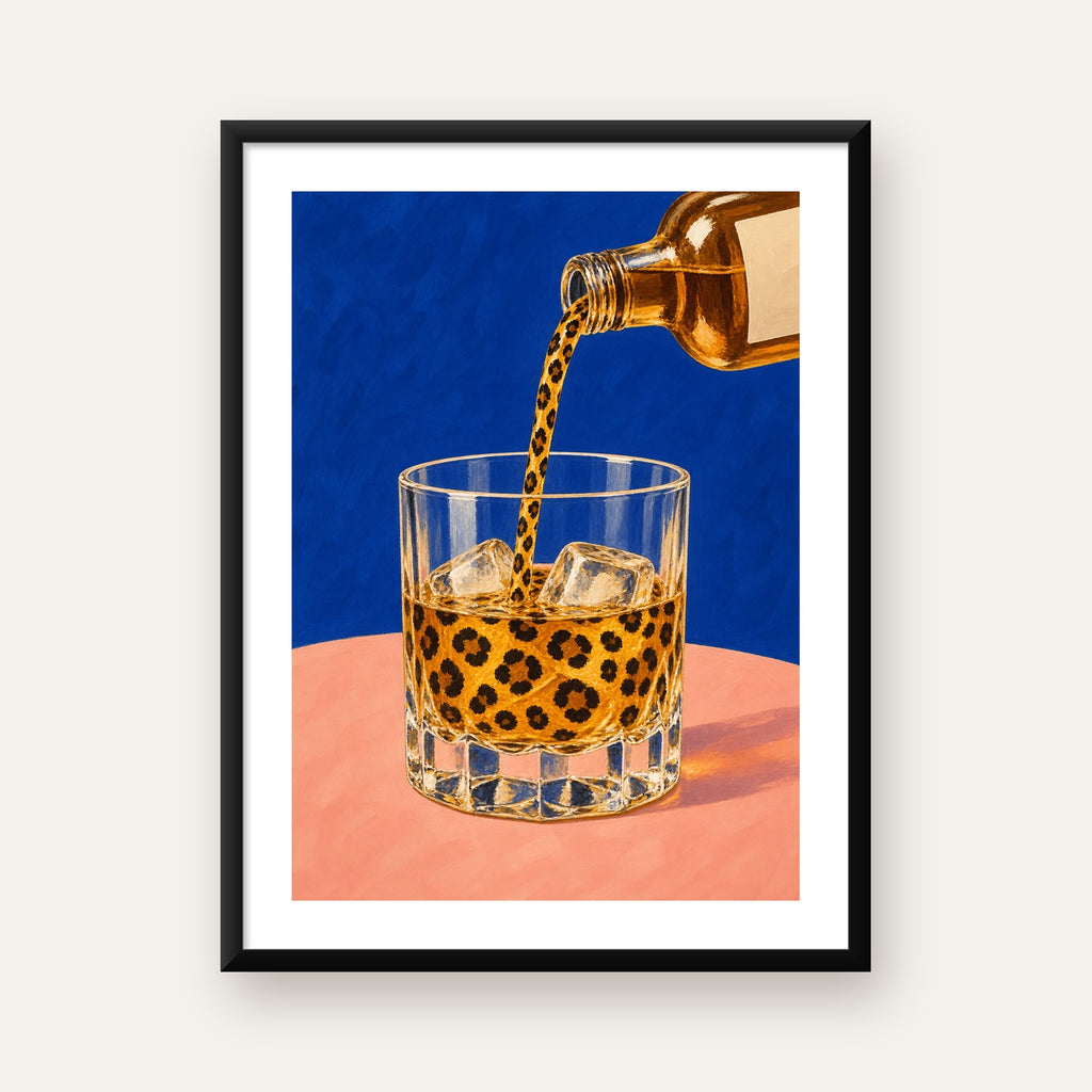 Leopar Desenli İçki Posteri – Modern Yağlı Boya Bar Sanatı — Dikey baskı, beyaz paspartulu